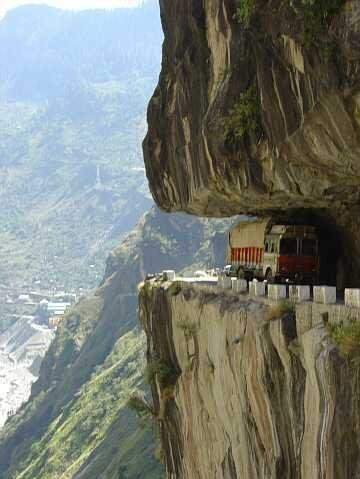 karakoram highway in pakistan 7150