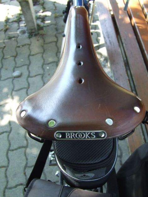 brooks b17