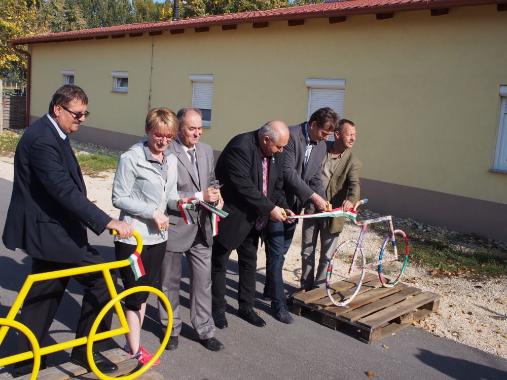 atadtak az oroszlany es tatabanya kozotti kerekparutat 02